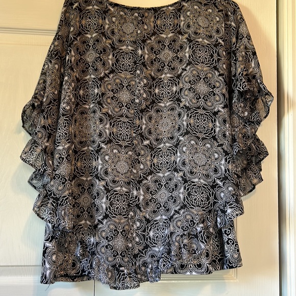 Black geometric blouse - Picture 5 of 5